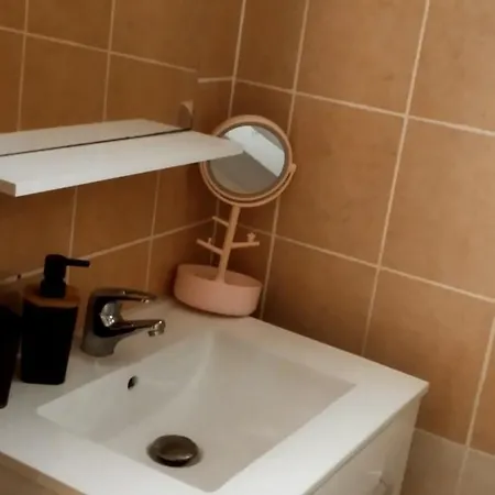 Les Pieds Dans L'eau Nyaraló Borgo